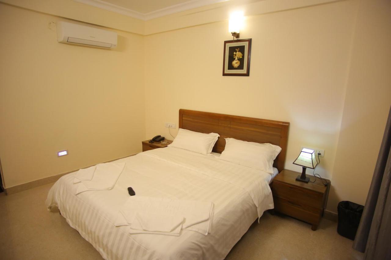 The Lounge Business Hotel Bangalore Luaran gambar